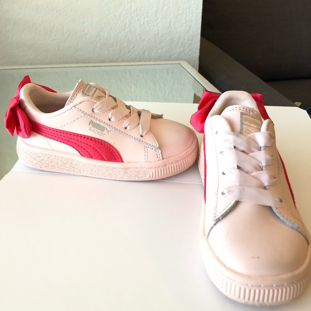 Puma Pink leather Sneaker with ribbon detail